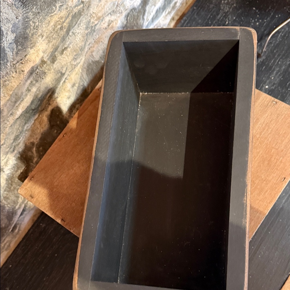 Black and Cream Family Script Box - Picture 3 of 10